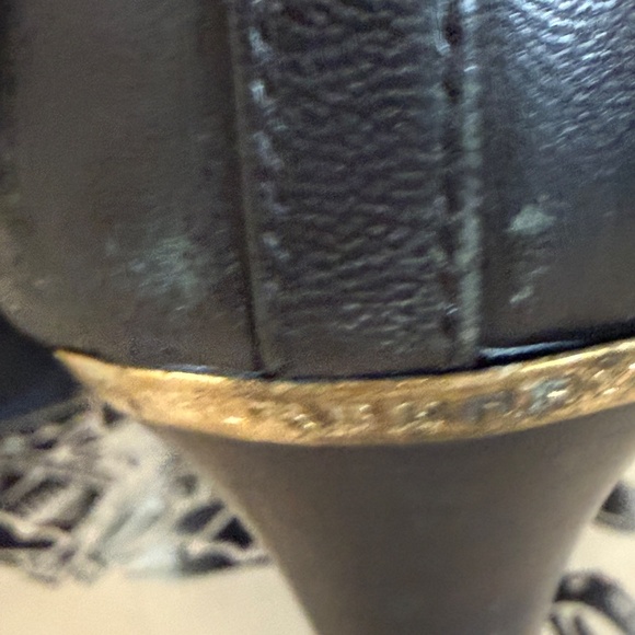 USED AUTHENTIC BURBERRY HERITAOE LOCK HAINAULT 85 ANKLE BOOT, BLACK, SIZE 6 - Picture 13 of 16